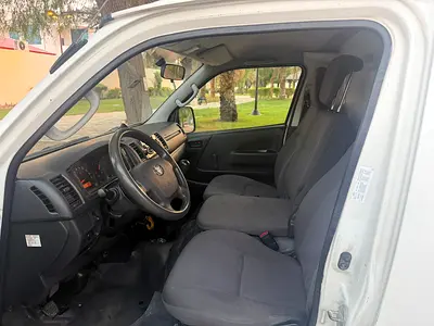 2015 Toyota HIACE — фото 16