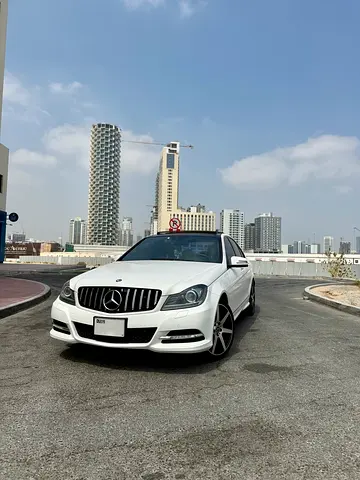 Mercedes Benz C200 2013 Full options