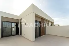 Closed Kitchen | Single Row | Vacant October