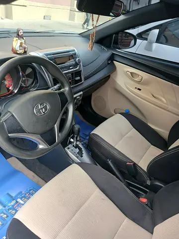2017 Toyota YARIS — фото 4
