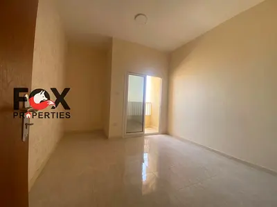 للايجار السنوي في منطقه الجرف 3 بنايه غرفه وصاله 2 حمام وبلكونه بمساحه مميزه في مكان حيوي وقريبه لمخرج دبي