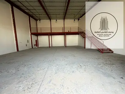 مستودع مميز للإيجار أم القيوين الصناعية 2,600 قدم | 15 كيلوواط