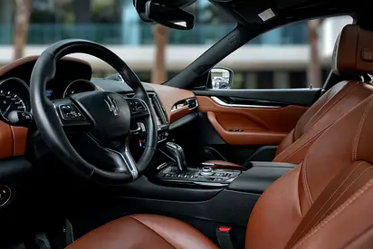 2020 Maserati LEVANTE photo 9