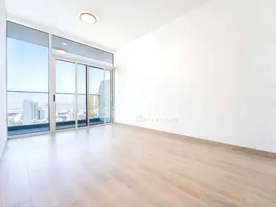 High-Floor Studio With Open Views