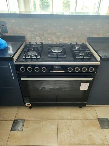 Bosch series 8 Gas Cooker 90x60cm Freestanding Black Colour
