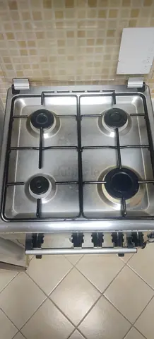 Used Veneto 4-Burner Stainless Steel Gas Stove / Hob - Good Working Condition