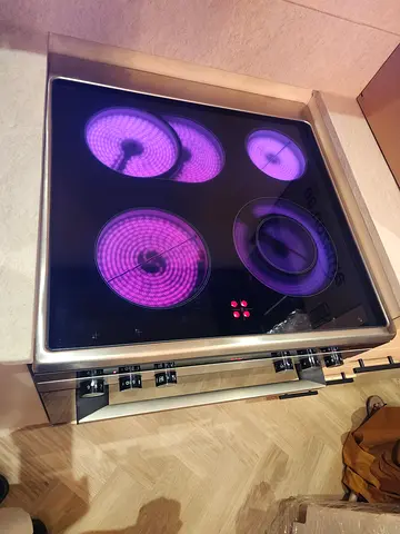 Siemens Electric ceramic cooking range 60x60cm new model