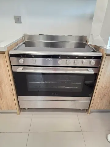 Siemens Electric Ceramic Cooker 90cm With Great Condition Same As Like New