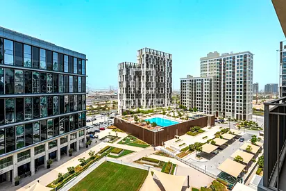 Spacious Unit | Furnished | Ready to Move in