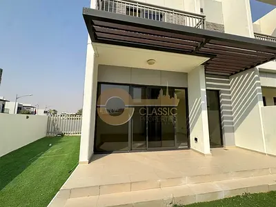 IDEAL CORNER UNIT | SINGLE ROW | BIG PLOT | VACANT