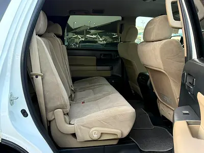 2012 Toyota SEQUOIA — фото 6
