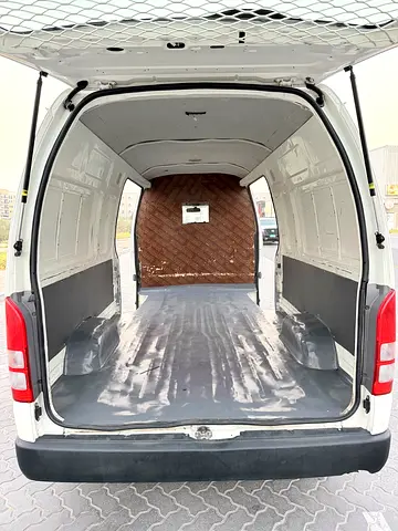 2015 Toyota HIACE 照片 11