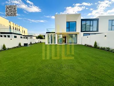 A ready-to-move-in villa built to the highest quality standards, including water, electricity, and air conditioning, and close to main roads.