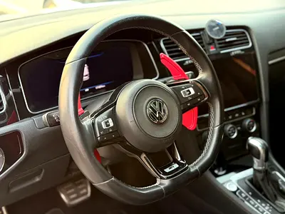 صورة 9 لـ 2018 Volkswagen GOLF R