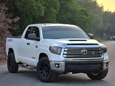 2017 Toyota Tundra Double Cab SR5 | 4.6L V8 | 2WD | US Specs | Orginal paint | Perfect condition
