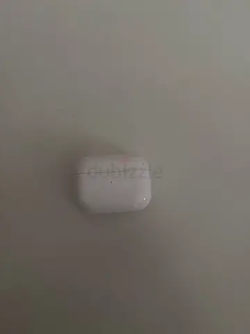 Apple AirPods (1st/2nd gen) charging case - good condition right airpod missing