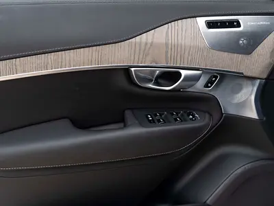 2024 Volvo XC90 — фото 12