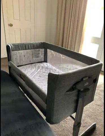 Joie bedside bassinet / co-sleeper - grey, gently used