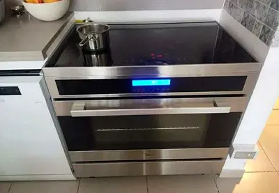 Midea 90 cm Induction Stove