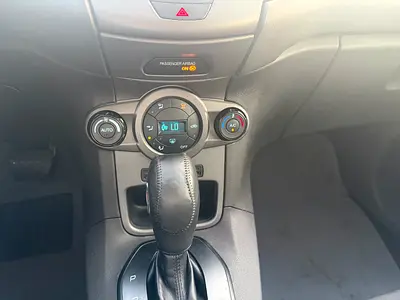 2013 FORD FIESTA 照片 6