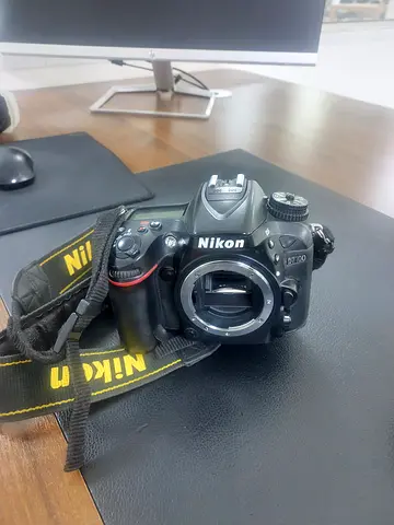 Used Nikon 7100 camera with many assesories