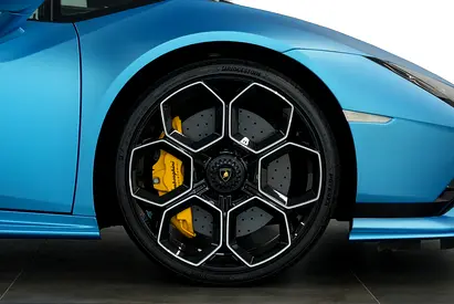 2023 Lamborghini HURACAN photo 4