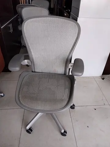 HERMAN MILLER AERON CLASSIC SIZE C FULLY LOADED
