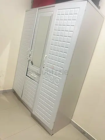 Spacious 3-Door Wardrobe with Mirror and Drawers
