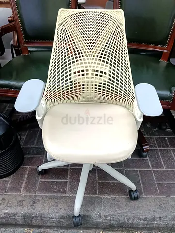 I'm selling Herman Miller sayle chair fully loaded chair