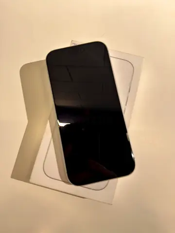 iPhone 17 256gb - eSIM - with box