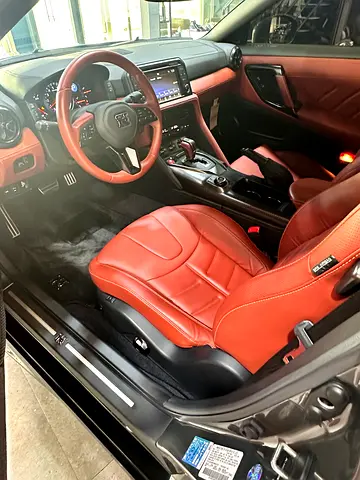 2024 Nissan GT-R — миниатюра 12