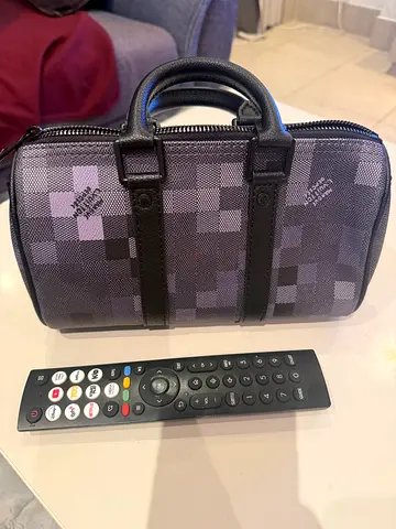 Louis vuitton keepal 25