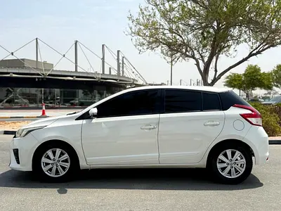 2016 Toyota YARIS — фото 3