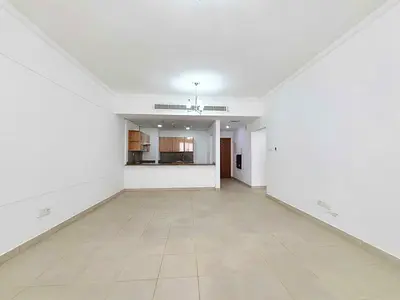 Executive Allowed || With Parking & Gym || Closed To Metro ||