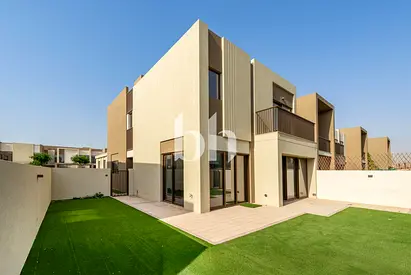 Vacant | 4 Bed plus Maids | Landscaped | Modern