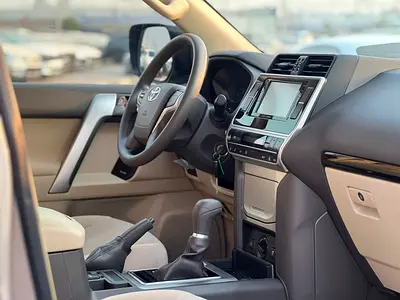 2022 Toyota PRADO photo 12