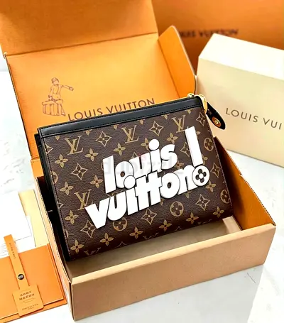 LV Monogram Clutch – Master Copy