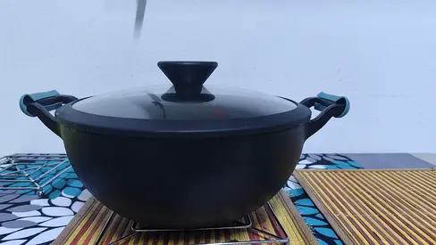 PRESTIGE CAST IRON KADAI WITH LID - 26CM