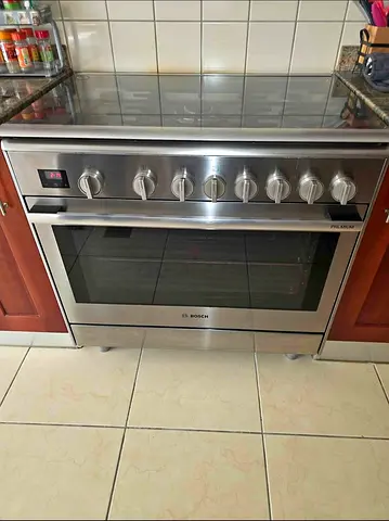 Bosch series 8 full gas cooker 90 cm- Good Condition