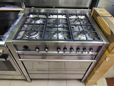 Smeg latest model 6 burner gass/electric oven fan full heavy duety stove 90x60