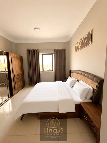 شقة غرفة وصالة في المعيريض | بالقرب من الشاطئ | 32,000 درهم سنوياً