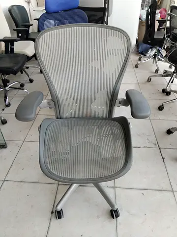 HERMAN MILLER AERON CLASSIC SIZE C FULLY LOADED