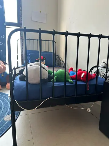 IKea Black Metal Bed with mattress (80*200cm)