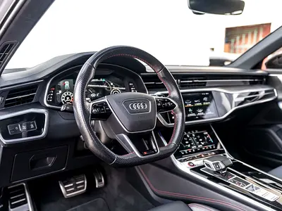 2021 AUDI RS6 — фото 12