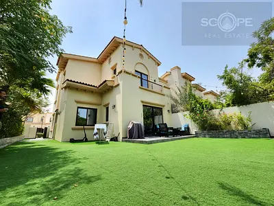 Amazing Single Row 2E, Walk to Amenities, 4 Bed+M