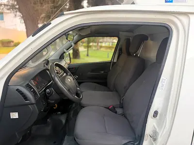 2015 Toyota HIACE — фото 11