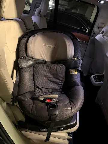 Maxi-Cosi Infant/Toddler Car Seat in Good Condition