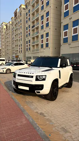 Land Rover Defender 90 || 2021 || 68,000KM || 3 keys