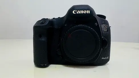 Canon 5d mark lll - Camera