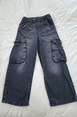Kids grey cargo jeans / trousers - elastic waist, size approx 6-8